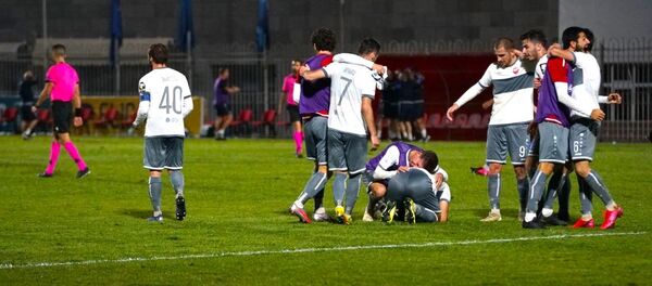 Матч Лиги Европы между тбилисским ФК “Локомотив” и московским ФК “Динамо” на стадионе им. Михаила Месхи-2. Второй тайм. Счет 2:1 в пользу тбилисского Локомотива Матч Лиги Европы между тбилисским ФК “Локомотив” и московским ФК “Динамо” на стадионе им. Михаила Месхи-2. Второй тайм. Счет 2:1 в пользу тбилисского Локомотива - Sputnik Грузия