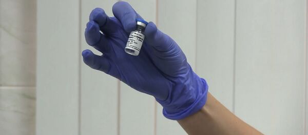 Врачи-добровольцы сделали прививку вакциной от коронавируса Спутник V - Sputnik Грузия