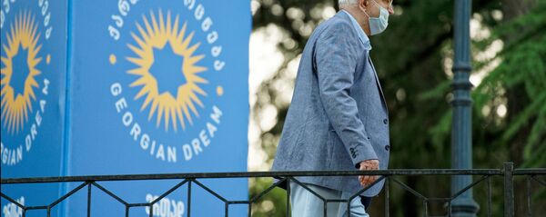 „ქართული ოცნების“ წინასაარჩევნო ბანერი „ქართული ოცნების“ წინასაარჩევნო ბანერი - Sputnik საქართველო