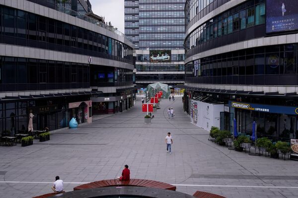 Пустые улицы в центре одной из финансовых столиц мира - городе Шанхай, Китай - Sputnik Грузия