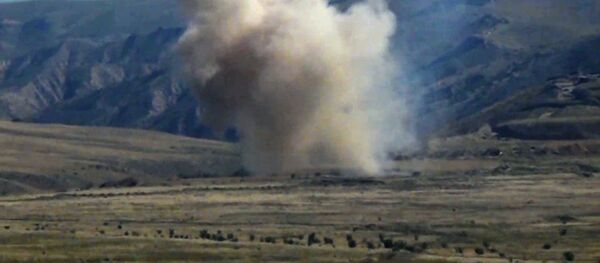 აზერბაიჯანის შეიარაღებული ძალების ცეცხლი მთიანი ყარაბაღის ტერიტორიაზე აზერბაიჯანის შეიარაღებული ძალების ცეცხლი მთიანი ყარაბაღის ტერიტორიაზე - Sputnik საქართველო