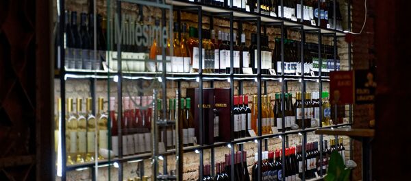 Винный магазин - витрина - Sputnik Грузия