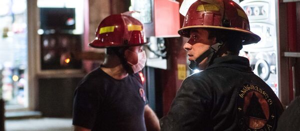 Пожарные - спасатели на месте ЧП Пожарные - спасатели на месте ЧП - Sputnik Грузия