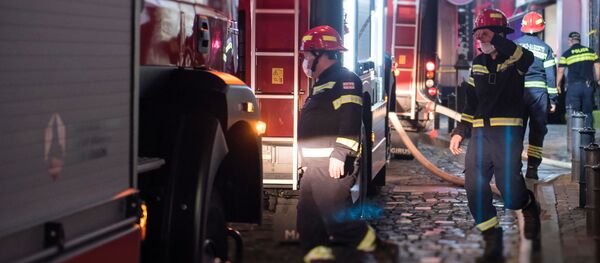 Пожарные спасатели службы 112 на месте ЧП - Sputnik Грузия