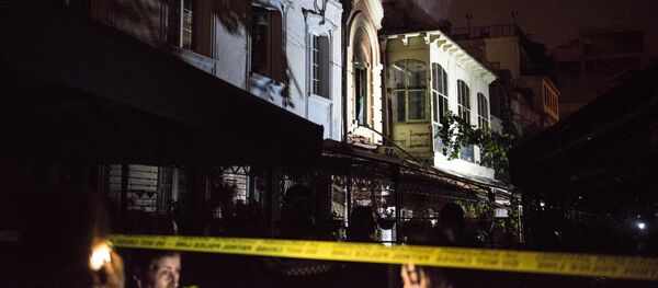 Пожар в центре столицы Грузии в старом доме на улице Эрекле Меоре и Котэ Апхази - Sputnik Грузия