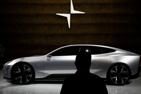 В рамках Пекинского автосалона Polestar - бренд полностью электрических автомобилей, созданный китайской компанией Geely вместе с Volvo - объявил, что концептуальная модель Precept будет запущена в массовое производство - Sputnik Грузия