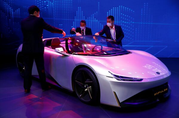 Китайская компания GAC представила свою новинку Enpulse. Это футуристичный электрический родстер, который призван продемонстрировать видение китайской марки на будущие экологически чистые автомобили - Sputnik Грузия