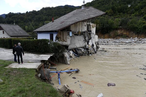 Разрушенный наводнением дом в городе Рокбилье на юго-востоке Франции - Sputnik Грузия