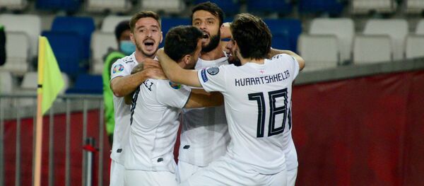 საქართველოს ნაკრების ფეხბურთელები გამარჯვებას ზეიმობენ საქართველოს ნაკრების ფეხბურთელები გამარჯვებას ზეიმობენ - Sputnik საქართველო