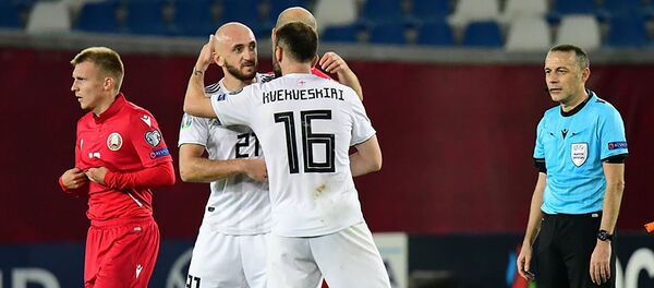 Игроки радуются победе. Сборная Грузии выиграла у Беларуси в Лиге наций УЕФА 1:0 - Sputnik Грузия