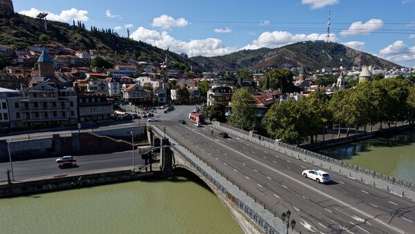 Вид на город Тбилиси - Метехский мост и Мейдан, площадь Вахтанга Горгасали - Sputnik Грузия