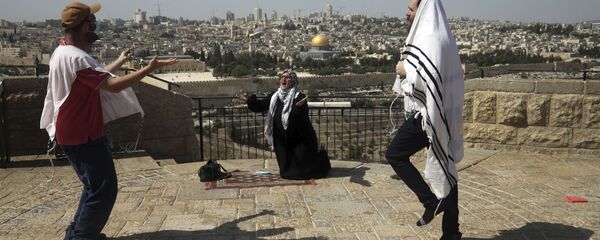 Пандемия COVID-19. Верующие евреи в масках во время праздника Суккот, Иерусалим, Израиль - Sputnik Грузия