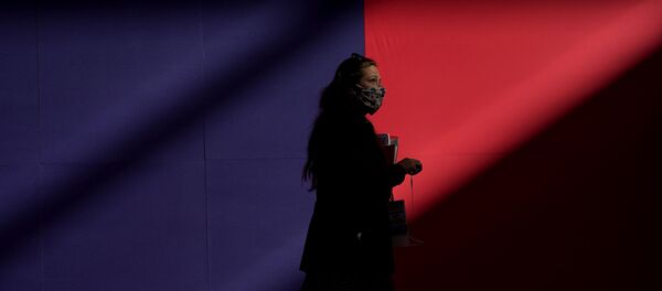 Первые дебаты действующего президента США Дональда Трампа и кандидата в президенты США Джо Байдена в Кливленде, США Первые дебаты действующего президента США Дональда Трампа и кандидата в президенты США Джо Байдена в Кливленде, США - Sputnik Грузия