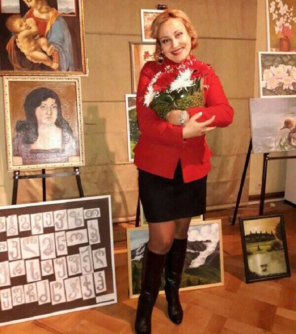 „ასაკოვან დედამთილთან უდედოდ დავტოვე სამი შვილი“ – თვითნასწავლი მხატვრის მძიმე ცხოვრება - Sputnik საქართველო