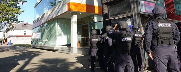 Спецназ. Спецоперация по освобождению заложников в филиале Банка Грузии в Зугдиди - Sputnik Грузия