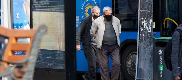 ადამიანები პირბადეებით ადამიანები პირბადეებით - Sputnik საქართველო