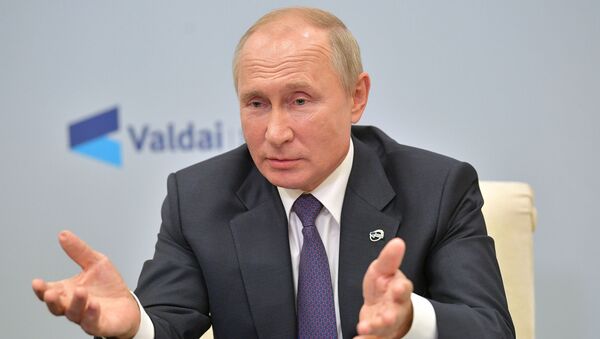 Владимир Путин об обвинениях Запада: меня это не колышет - видео - Sputnik Грузия