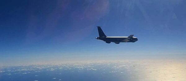 Истребители МиГ-31 и Су-35 отогнали от российских границ самолеты США - Sputnik Грузия