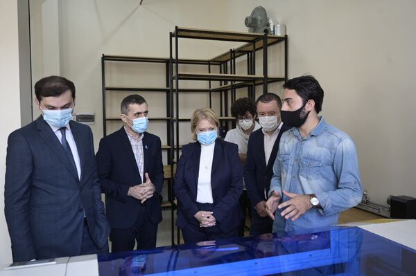 Все для инновационного образования молодежи – в Батуми открыли новый технопарк - Sputnik Грузия