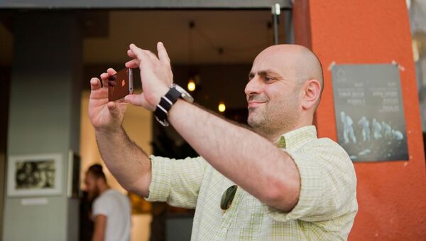 მაღალი შენობების მიღმა გადარჩენილი ქალაქის სული და უჩვეულოდ პუნქტუალური ბათუმელი მაღალი შენობების მიღმა გადარჩენილი ქალაქის სული და უჩვეულოდ პუნქტუალური ბათუმელი - Sputnik საქართველო