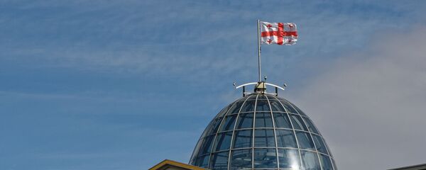 Государственная символика Грузии - флаг на Дворце официальных церемоний - Sputnik Грузия