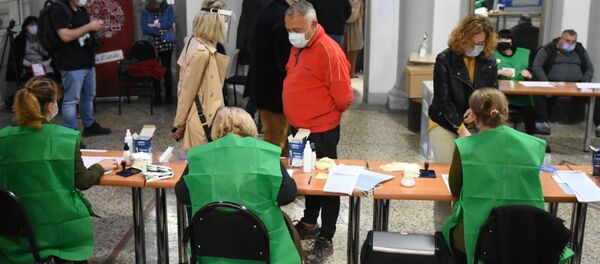 არჩევნებზე პირბადეებით არჩევნებზე პირბადეებით - Sputnik საქართველო