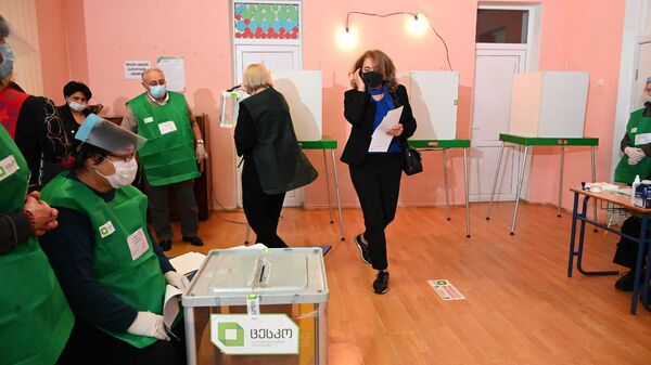 Парламентские выборы в Грузии на фоне эпидемии коронавируса - видео - Sputnik Грузия