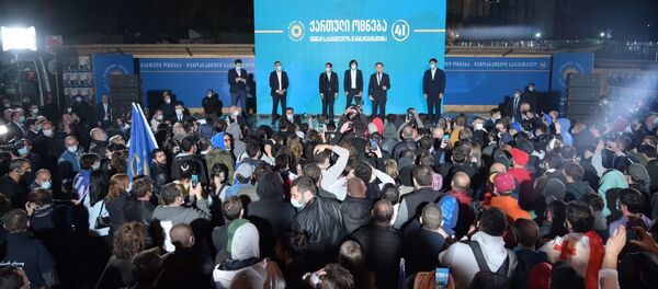 როგორ აღნიშნეს ქართულმა ოცნებამ და ნაციონალურმა მოძრაობამ არჩევნების დასრულება - ვიდეო როგორ აღნიშნეს ქართულმა ოცნებამ და ნაციონალურმა მოძრაობამ არჩევნების დასრულება - ვიდეო - Sputnik საქართველო