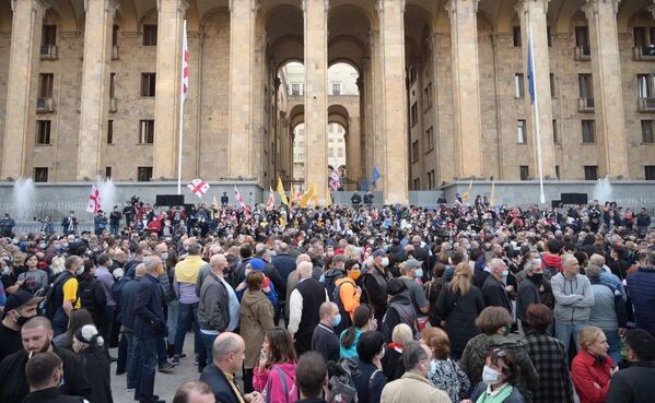 Акция сторонников оппозиции у здания парламента продолжалась несколько часов - Sputnik Грузия