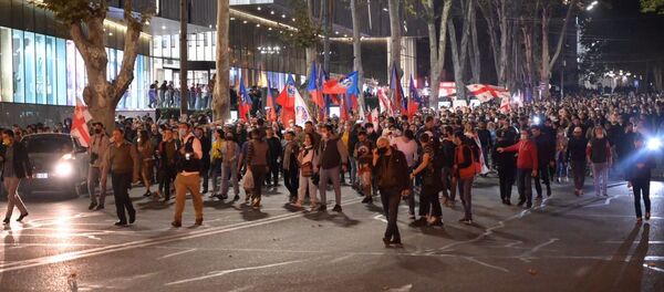 მსვლელობა ივანიშვილის რეზიდენციისკენ მსვლელობა ივანიშვილის რეზიდენციისკენ - Sputnik საქართველო