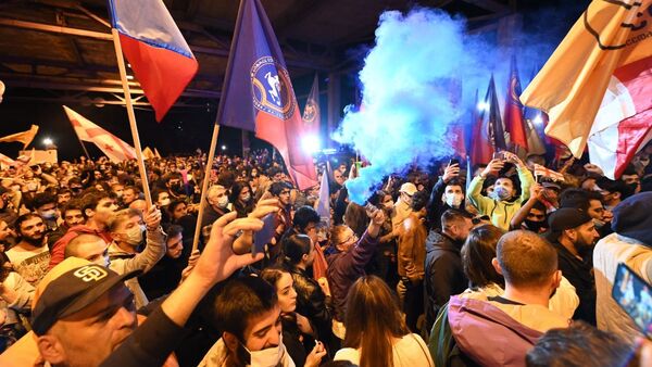 Шествие сторонников оппозиции к резиденции Бидзины Иванишвили. 01.11.2020 - Sputnik Грузия