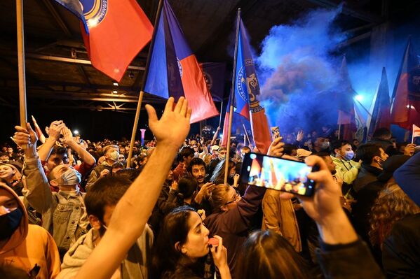 Своими протестами оппозиция добивается назначения повторного голосования на парламентских выборах - Sputnik Грузия