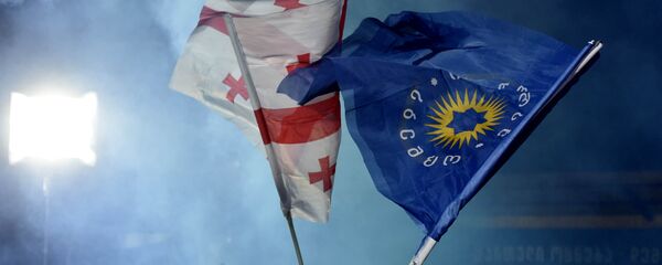 ქართული ოცნების დროშები მომხრეების აქციაზე ქართული ოცნების დროშები მომხრეების აქციაზე - Sputnik საქართველო