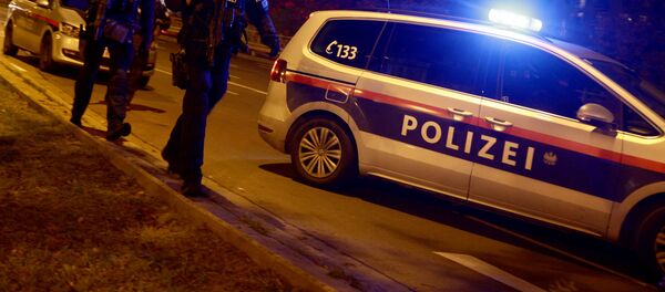 პოლიციის სპეცრაზმი ვენაში ტერორისტული თავდასხმის ადგილზე პოლიციის სპეცრაზმი ვენაში ტერორისტული თავდასხმის ადგილზე - Sputnik საქართველო