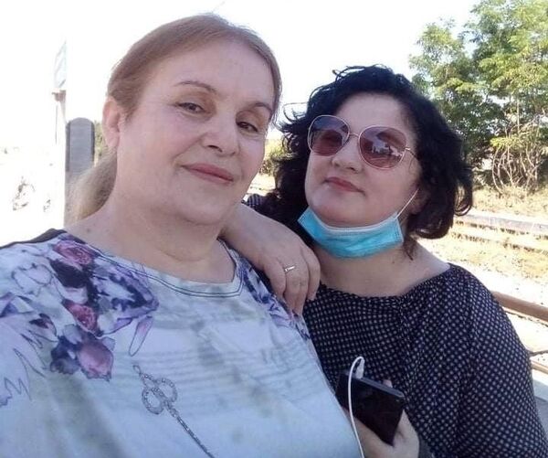 ემიგრანტი ქალის წერილები: ბებოს კუდრაჭები, სამწუხაროდ, მხოლოდ მონიტორიდან მიცნობენ ემიგრანტი ქალის წერილები: ბებოს კუდრაჭები, სამწუხაროდ, მხოლოდ მონიტორიდან მიცნობენ - Sputnik საქართველო