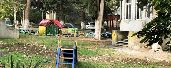 Закрытый детский сад во время пандемии коронавируса в Грузии - Sputnik Грузия