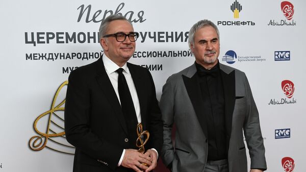 Композитор Константин Меладзе (слева) и певец Валерий Меладзе - Sputnik Грузия