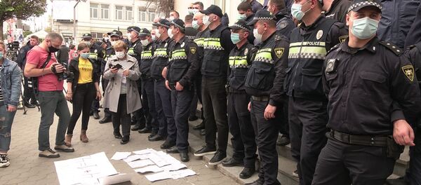 საპროტესტო აქცია საოლქო კომისიათან საპროტესტო აქცია საოლქო კომისიათან - Sputnik საქართველო