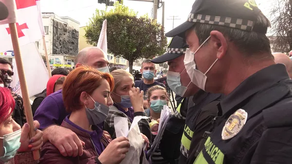 Акция протеста у окружной избирательной комиссии в регионе Самегрело в Зугдиди - Sputnik Грузия