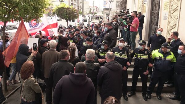 Акция протеста у окружной избирательной комиссии в регионе Самегрело в Зугдиди - Sputnik Грузия