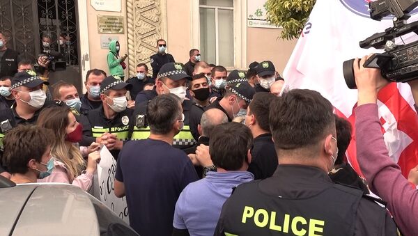 Оппозиция протестовала в Зугдиди около окружной комиссии - видео - Sputnik Грузия