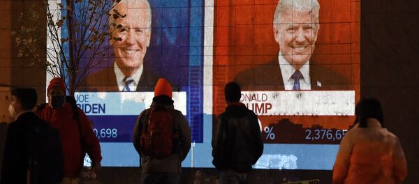Экран с результатами выборов в Вашингтоне, США - Sputnik Грузия