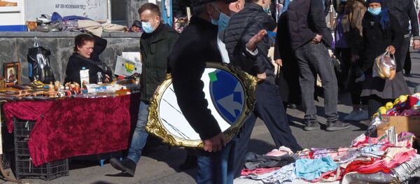 ადამიანები ბაზარში ეპიდემიის დროს ადამიანები ბაზარში ეპიდემიის დროს - Sputnik საქართველო