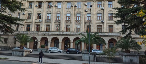 Здание мэрии и Сакребуло Кутаиси - Sputnik Грузия