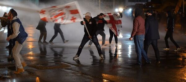 დემონსტრანტების დაშლა ცესკოსთან დემონსტრანტების დაშლა ცესკოსთან - Sputnik საქართველო