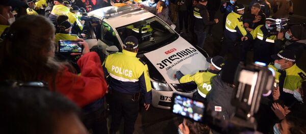 მომიტინგეების დაკავება პარლამენტთან. 9.11.2020 მომიტინგეების დაკავება პარლამენტთან. 9.11.2020 - Sputnik საქართველო