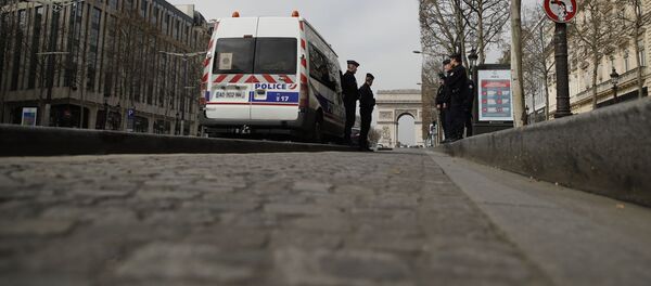 Французская полиция в Париже - Sputnik Грузия