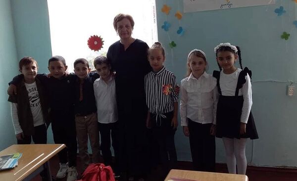 კლასგარეშე საკითხავი მასწავლებლებისთვის: სწორედ მაშინ გადავწყვიტე, რომ სკოლაში მემუშავა კლასგარეშე საკითხავი მასწავლებლებისთვის: სწორედ მაშინ გადავწყვიტე, რომ სკოლაში მემუშავა - Sputnik საქართველო