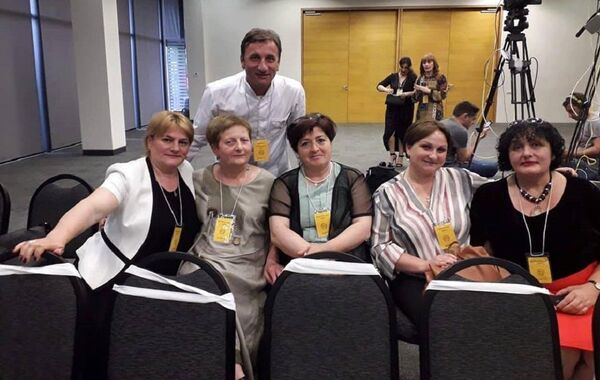 კლასგარეშე საკითხავი მასწავლებლებისთვის: სწორედ მაშინ გადავწყვიტე, რომ სკოლაში მემუშავა კლასგარეშე საკითხავი მასწავლებლებისთვის: სწორედ მაშინ გადავწყვიტე, რომ სკოლაში მემუშავა - Sputnik საქართველო