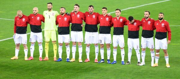 Сборная Грузии по футболу перед началом матча с командой Македонии - Sputnik Грузия